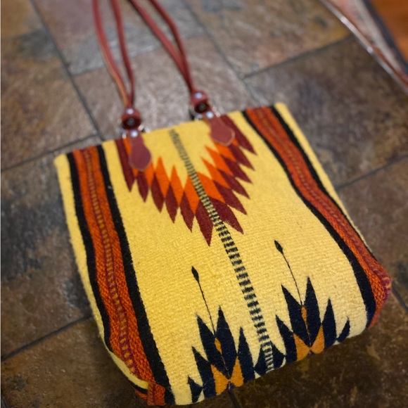 Handmade artisan-crafted Aztec Western print yellow and orange woven wool purse - Picture 6 of 10